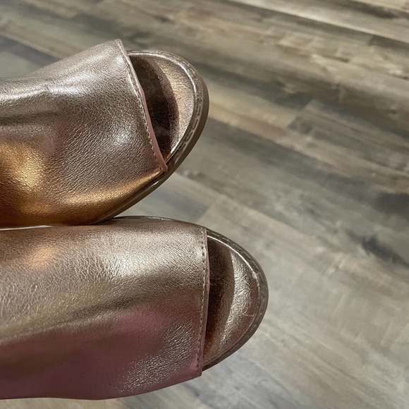 Qupid rose gold shoes 6.5 - Picture 4 of 5